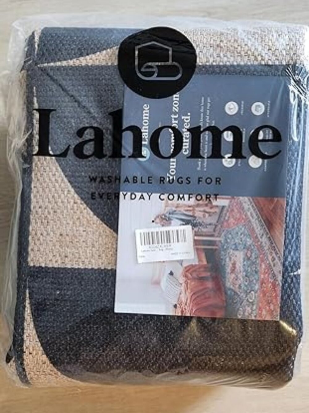 NWT: Outdoor Washable Rug 5'x7' - Black and Natural Semi-Circle Design - Picture 2 of 6